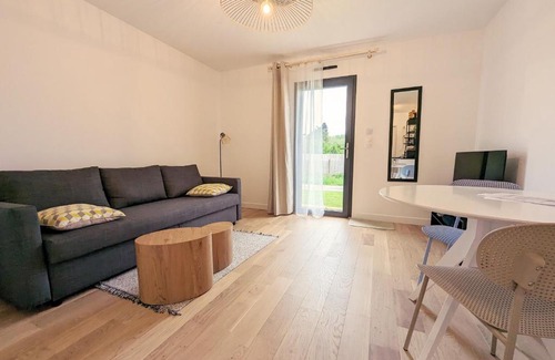 Chasseneuil-du-Poitou Apartment | Appartement neuf à côté du FUTUROSCOPE et de l'Arena