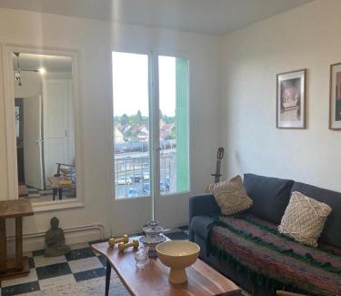 Cosne-Cours-sur-Loire Apartment | Appartement agréable Cosne- Cours- sur- Loire