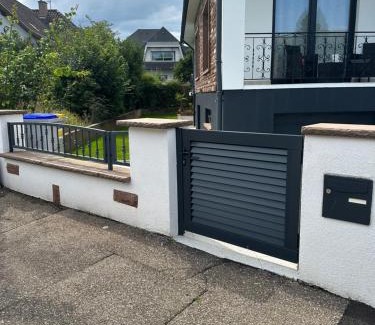 Illkirch-Graffenstaden Apartment | Appartement cosy dans une maison calme et parking gratuit avec borne
