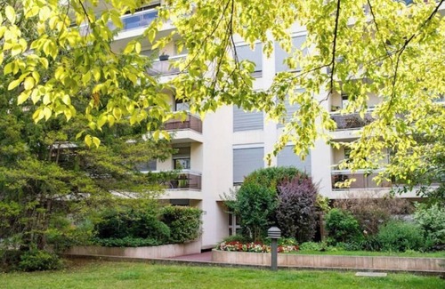 Issy-les-Moulineaux Apartment | Appartement Calme et 2 Parkings s/s à Paris 15