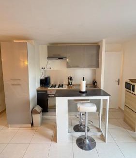 La Celle-sous-Gouzon Apartment | Appartement avec terrace à Montpellier