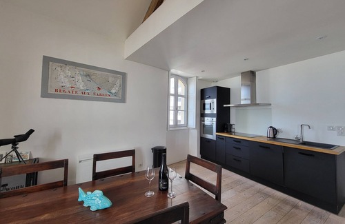 Les Sables d'Olonne Apartment | Appartement Surplombant la mer et la Grand Plage, Centre des Sables, Tout à Pied
