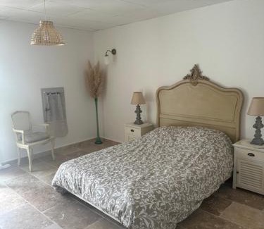 Mirabel-aux-Baronnies Apartment | Appartement provençal