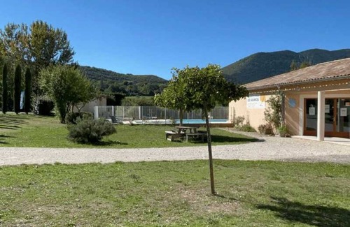 Montbrun-les-Bains Apartment | Appartement - Piscine - ccbbcia