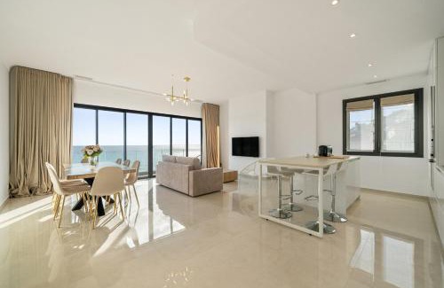 Roquebrune-Cap-Martin Apartment | Appartement vue sur Mer aux portes de Monaco Hôtel Le Roquebrune