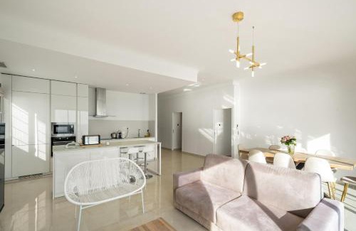 Roquebrune-Cap-Martin Apartment | Appartement vue sur Mer aux portes de Monaco Hôtel Le Roquebrune