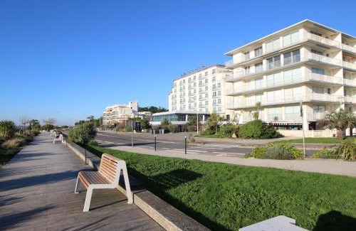 Saint-Brevin-l'Ocean Apartment | Appartement T2 avec balcon, à 100m de la plage et proche des commerces à Saint-Brevin-les-Pins - FR-1-364-93