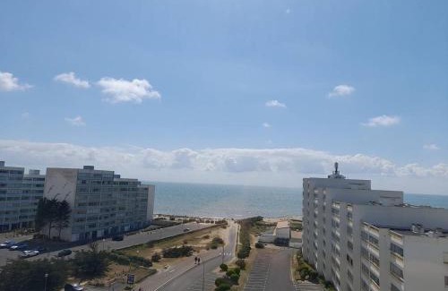 Saint-Hilaire-de-Riez Apartment | Appartement 4 pers, loggia, vue mer, petits chiens admis, ascenseur - FR-1-324A-11