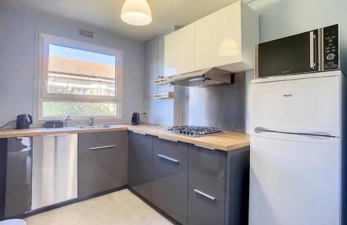 La Varenne Saint-Hilaire Apartment | Appartement chic proche de Paris, parking inclus