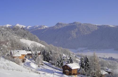 Saint-Paul-en-Chablais Apartment | Appartement chalet rénové 6 pers avec terrasse proche Evian, ski et randonnée - FR-1-498-29