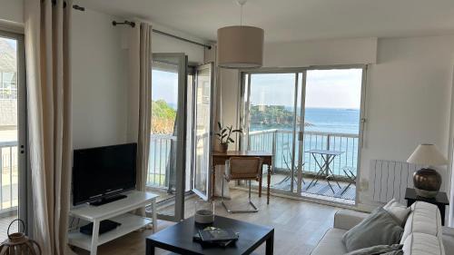 Saint-Quay-Portrieux Apartment | Appartement pied dans l'eau - La Comtesse