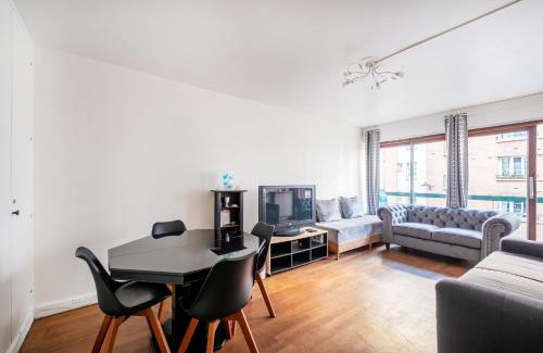 Croulebarbe Apartment | Appartement Glaciere