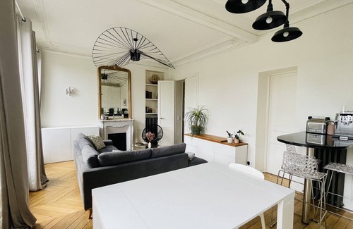 Necker Apartment | Appartement Haussmannien Moderne. Central et Proche de Toutes Commodités