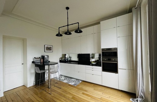 Necker Apartment | Appartement Haussmannien Moderne. Central et Proche de Toutes Commodités