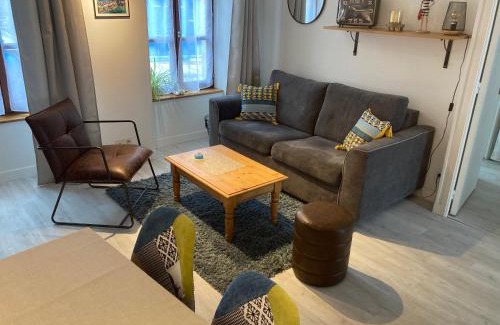 Granville Apartment | Appartement Haute Ville meublé avec cour privative