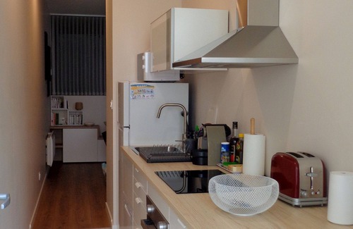 Lons-le-Saunier Apartment | Appartement Hestia FI bis Avec Terrasse, Hyper Centre Mais au Calme