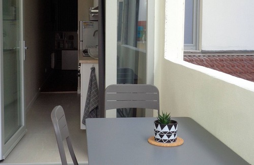 Lons-le-Saunier Apartment | Appartement Hestia FI bis Avec Terrasse, Hyper Centre Mais au Calme