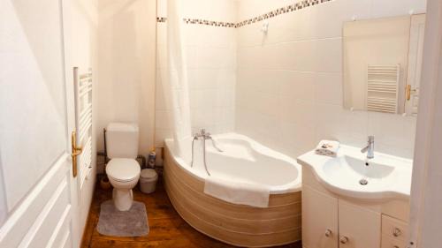Gray Apartment | Appartement Hirondelle