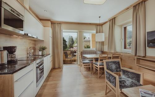 Bad Hofgastein Apartment | Appartement Hotel Panorama-im Bademantel direkt in die Alpentherme