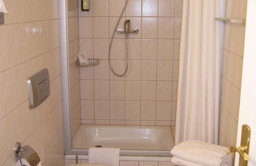 Zwickau Apartment | Appartement im 2OG mit 2 Schlafzimmer, WLAN und Waschmaschine, zentrumsnah