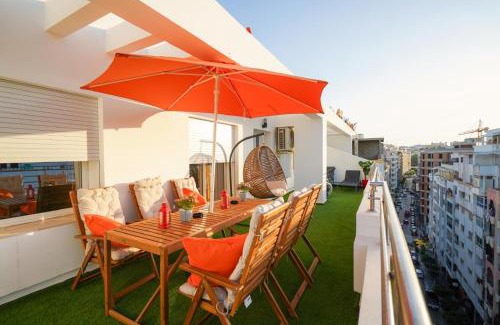 Bni Makada Apartment | Appartement in Tanger City Center with Terasse 5 min to Tanger Marina-free Parking