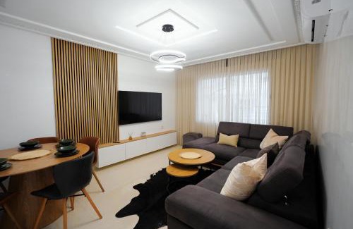 Bni Makada Apartment | Appartement in Tanger City Center with Terasse 5 min to Tanger Marina-free Parking