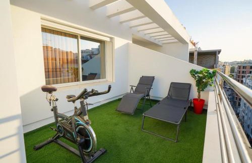 Bni Makada Apartment | Appartement in Tanger City Center with Terasse 5 min to Tanger Marina-free Parking
