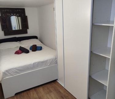 Gagny Apartment | Appartement individuel dans charmante maison de ville à la française