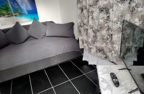 Gagny Apartment | Appartement individuel dans charmante maison de ville à la française