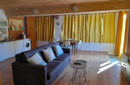 Cadalen Apartment | Appartement individuel rez de jardin 3 a 5 personnes proche Albi