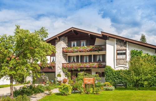 Ruhpolding Apartment | Appartement Kirchberg 32qm, Balkon, Kochnische, 1 Wohnschlafzimmer, Nr. 3 Wlan