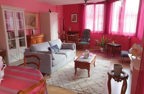 Perigueux Apartment | Appartement LA VIE EN ROSE