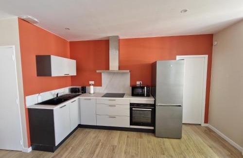 Lurcy-Levis Apartment | Appartement Le 94