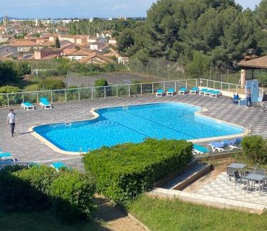 Balaruc-les-Bains Apartment | Appartement les hauts de balaruc L' escapade T2 rénové parking climatisation et piscine