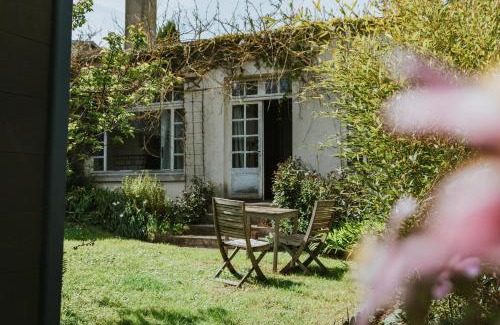 Mesnil-Val-Plage Apartment | Appartement les Glycines - Accès Piscine