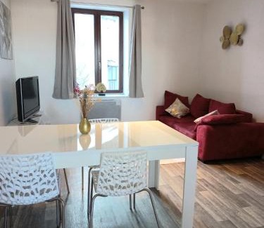 Remiremont Apartment | Appartement Les Iris, au calme, proche du centre