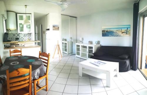 Les Sablettes Apartment | Appartement Les Pieds Dans l'eau avec climatisation !