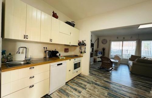 Narbonne-Plage Apartment | Appartement les pieds dans le sable