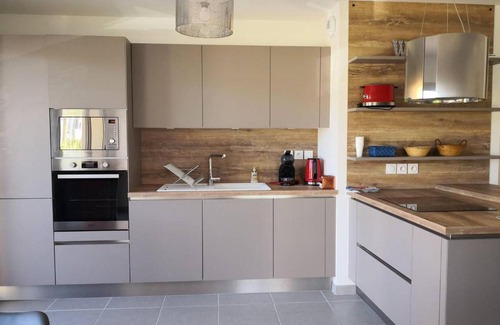 Villard-de-Lans Apartment | Appartement lumineux et spacieux avec terrasse et parking, à 15 min à pied du centre, parfait pour 6 pers ! - FR-1-548-6