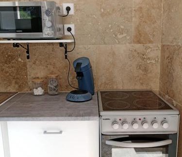 Saint-Nazaire Apartment | Appartement lumineux au cœur de la garrigue
