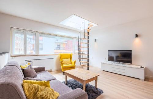 Wazemmes Apartment | Appartement lumineux avec rooftop et garage privé.