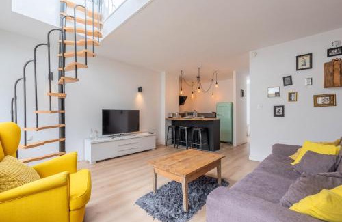 Wazemmes Apartment | Appartement lumineux avec rooftop et garage privé.