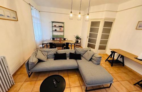 Saint-Martin Apartment | Appartement Lumineux et Spacieux 2 Chambres avec Parking Gratuit dans la Rue