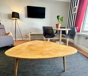 Quartier de la Goutte-d'Or Apartment | Appartement lumineux et rénové près de Montmartre "Amélie"