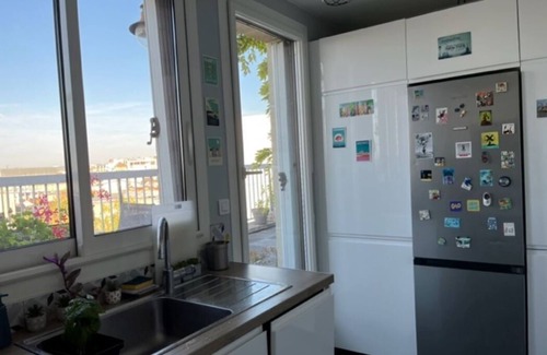 20th Arrondissement Apartment | Appartement lumineux et zen avec grande terrasse. Quartier Père Lachaise