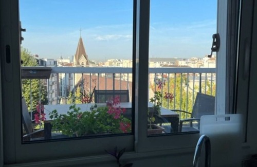 20th Arrondissement Apartment | Appartement lumineux et zen avec grande terrasse. Quartier Père Lachaise