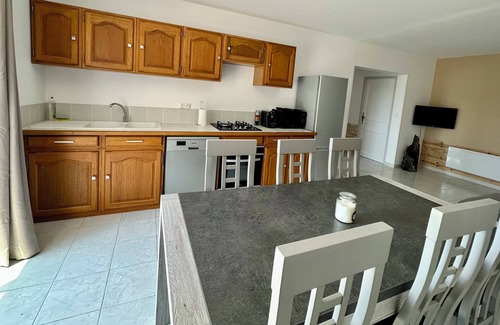 Montgardin Apartment | Appartement Lumineux en Rez-de-chaussée Avec Terrasse Privative et Jardin Clôt