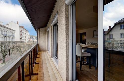 Saint-Chamond Apartment | Appartement lumineux avec balcon, 2 chambres, parking privé, proche gare à Saint-Chamond - FR-1-496-272