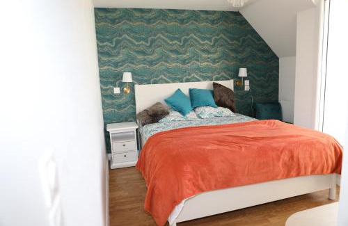 Le Bourget Apartment | Appartement Luxe Floral Stay 15 Min To CDG And Paris