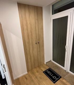 Saint-Roch - Badouillere - Chavanelle Apartment | Appartement Luxe Jaune